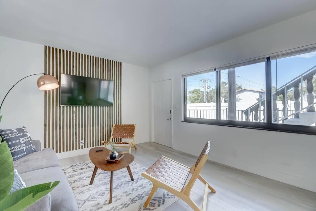 Chic Retreat: 2Br Apartment! Fort Lauderdale Kültér fotó