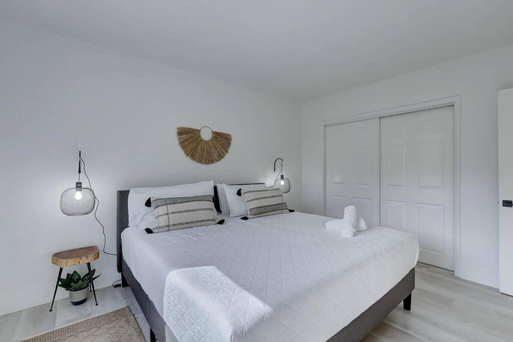 Chic Retreat: 2Br Apartment! Fort Lauderdale Kültér fotó