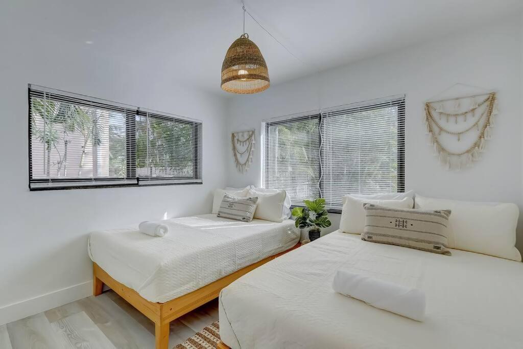 Chic Retreat: 2Br Apartment! Fort Lauderdale Kültér fotó