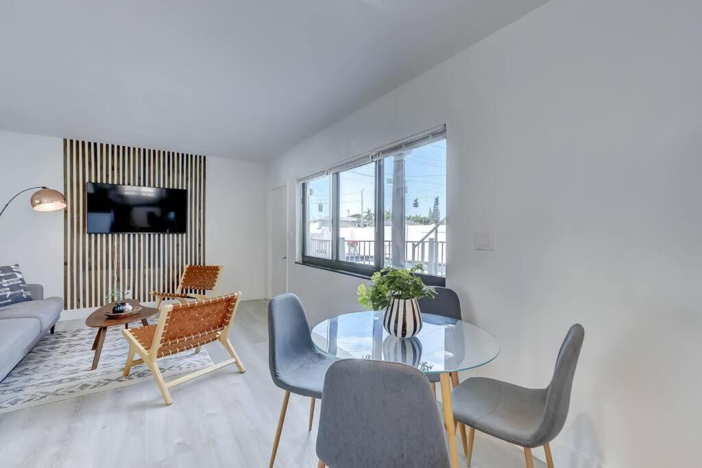 Chic Retreat: 2Br Apartment! Fort Lauderdale Kültér fotó